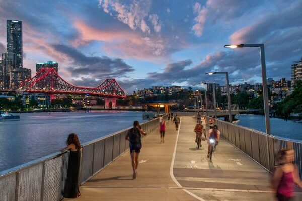 Walk along the Brisbane river